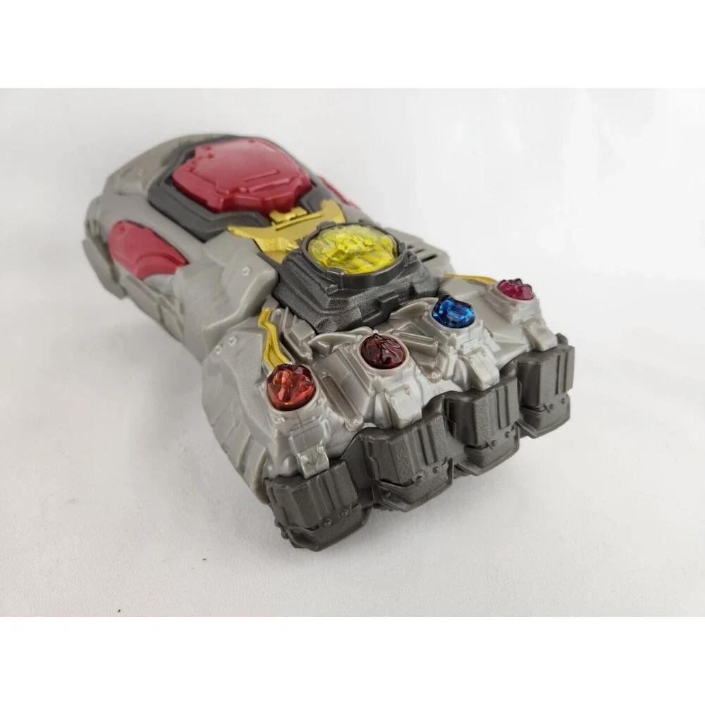 Hasbro Marvel Avengers Electronic Thanos Infinity Stones Gauntlet Glove Light Up